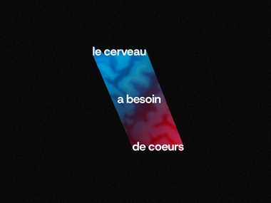 graphique avec le texte "le cerveau a besoin de coeurs"