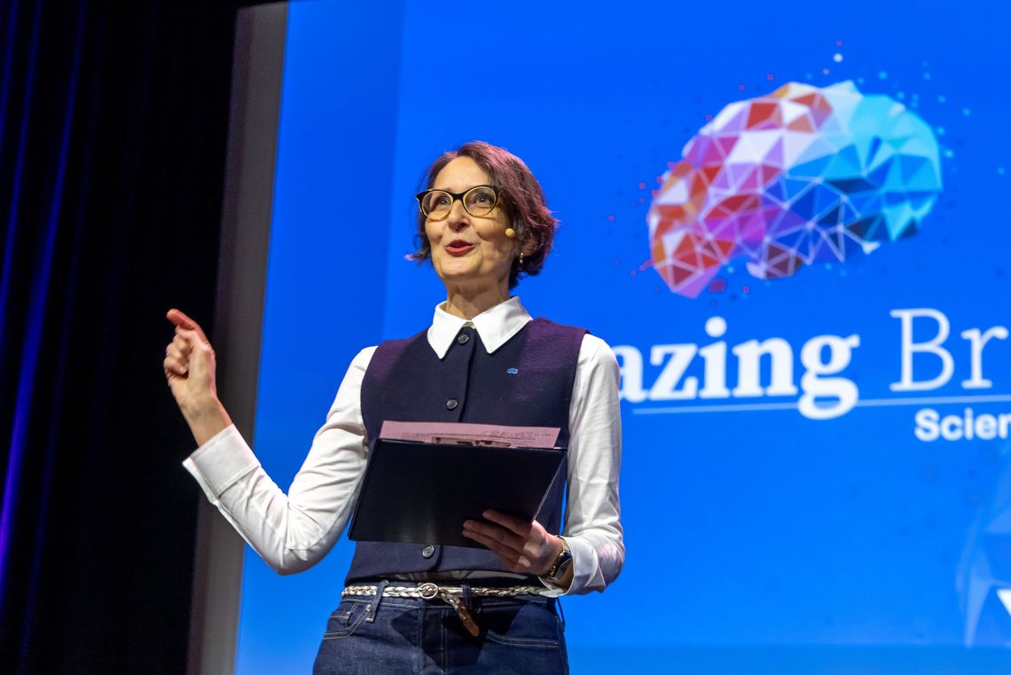 Brain Canada President and CEO Viviane Poupon moderating the Amazing Brain Science Talks